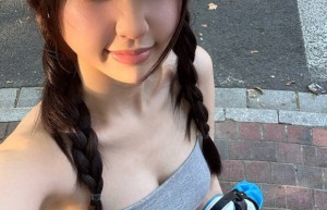 虞书欣《上海街头》与友随拍美图分享