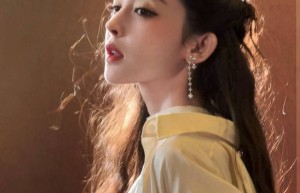 娜扎演绎“傲娇千金”：高贵与优雅并存