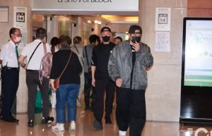 香港艺人纷纷探望昏迷中的许绍雄