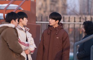 《三人行》完整版【BD1280P/3.3G-MKV】原声版迅雷资源在线看阿里云