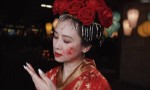 56岁翁虹25年后再现“猫妖” 笑容依旧邪魅