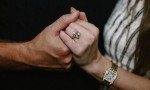 霉霉宣布订婚：英语老师与体育老师喜结连理