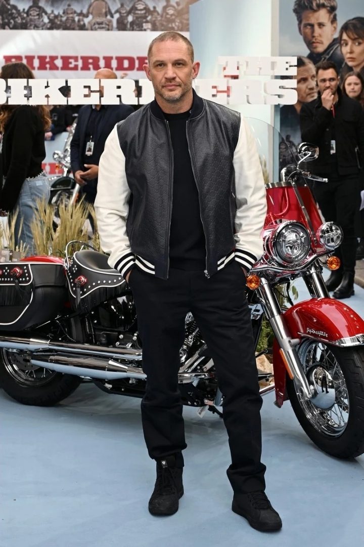 展现骑士风范！ 汤姆·哈迪主演的《摩托骑士》在伦敦举行首映礼-2