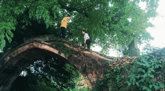 喜剧励志电影《异想天开》将在苏东坡走过的千年古桥取景开机-1