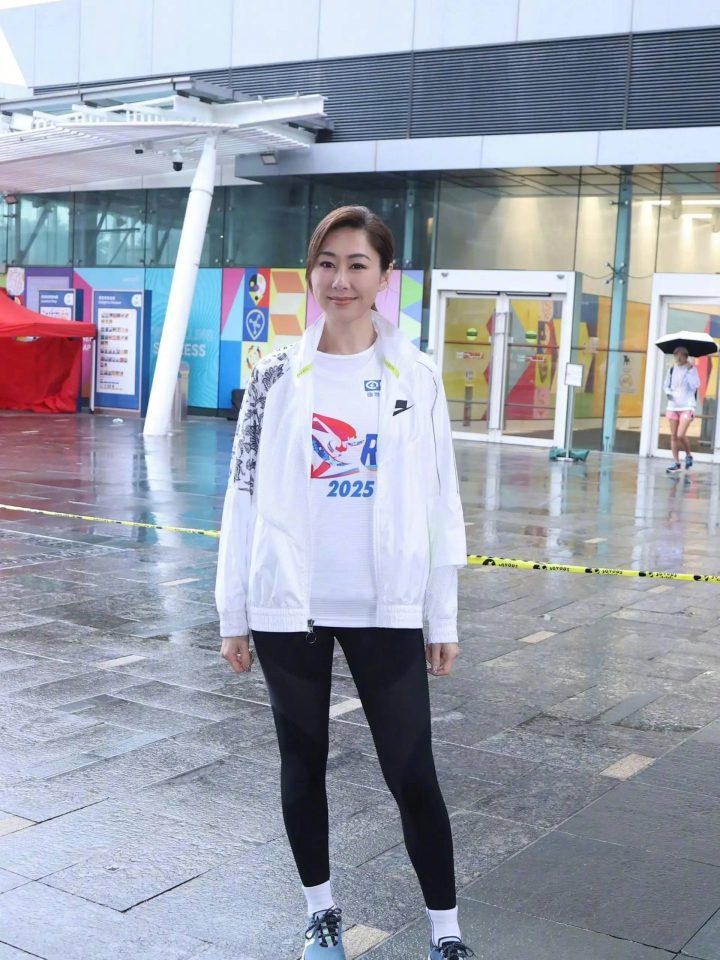 胡定欣谈及圈外男友：结婚“暂无计划”-1