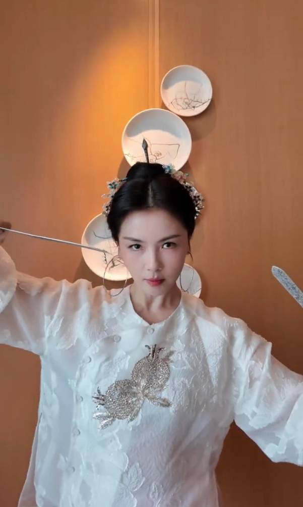 “福州三条簪”刘涛：侠女飒爽，眼神显坚毅-2