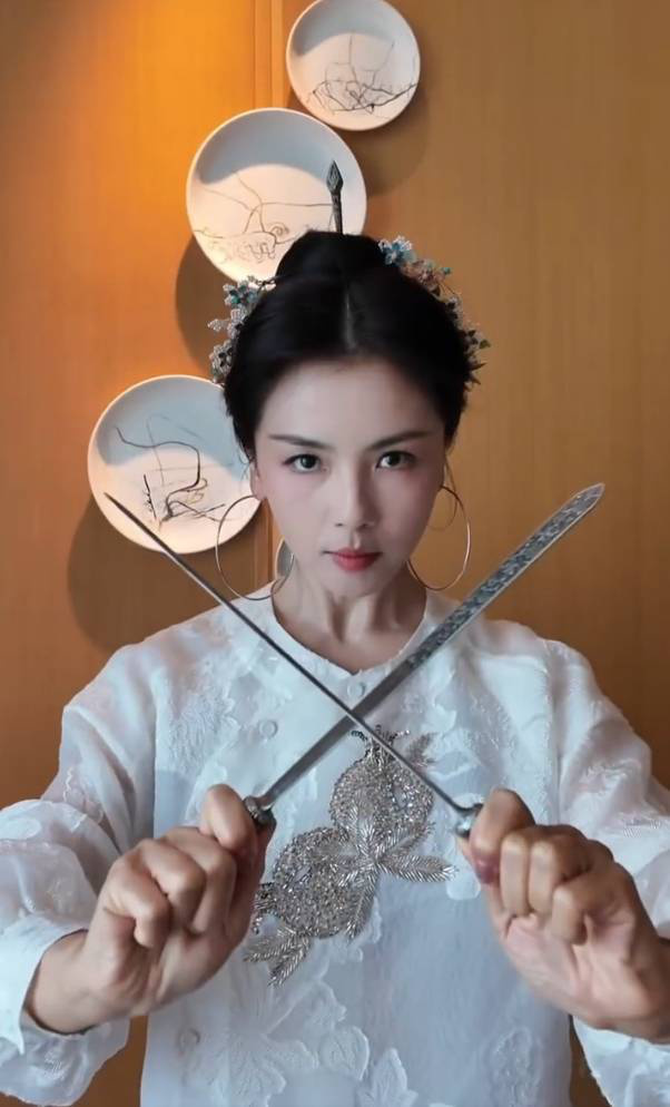 “福州三条簪”刘涛：侠女飒爽，眼神显坚毅-1