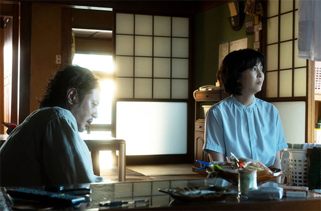 《夏日沙滩》：小田切让、松隆子演绎丧子之痛-1