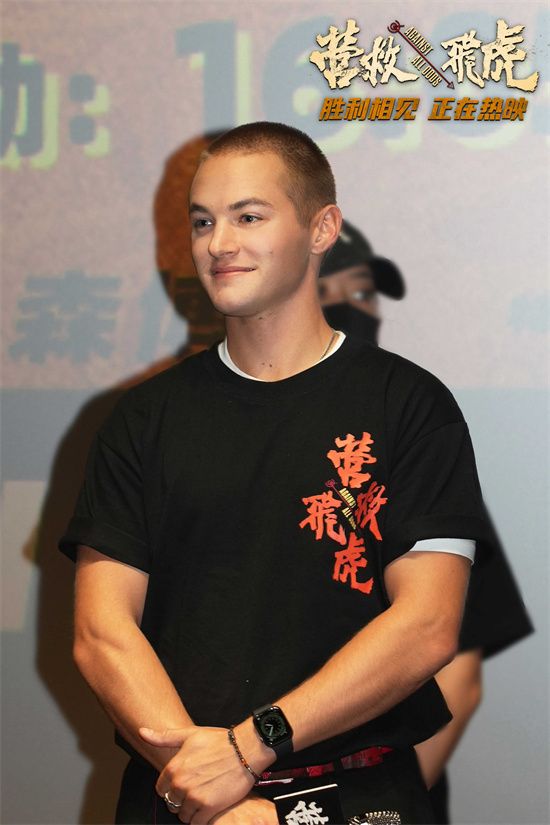 《营救飞虎》：一镜到底，杀出生天！-3