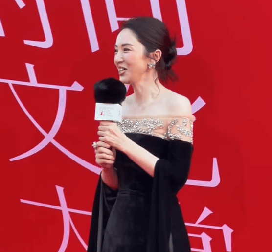 董璇回应“张维伊结婚”争议：感谢关心！-1