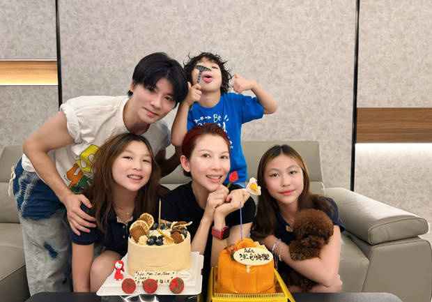 蔡少芬生日喜乐融融！张晋晒“全家福”共庆，夫妻恩爱逗趣乐翻天-1