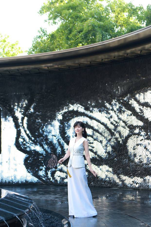 71岁赵雅芝:白裙显简洁大气,气质依旧优雅迷人-3 71岁赵雅芝:白裙显简洁大气,气质依旧优雅迷人-3