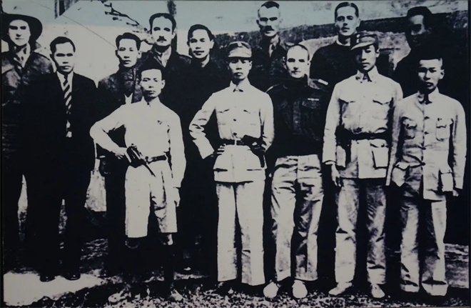 对话伍允龙：揭秘鲜为人知的奇迹营救，他真血性！-1