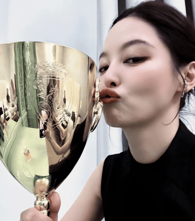 辛芷蕾坦言:金钱欲望源于不留遗憾-1 辛芷蕾坦言:金钱欲望源于不留遗憾-1