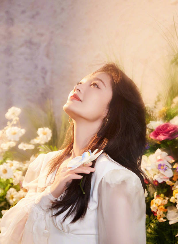 李沁白色礼服亮相,笑容灿烂-2 李沁白色礼服亮相,笑容灿烂-2