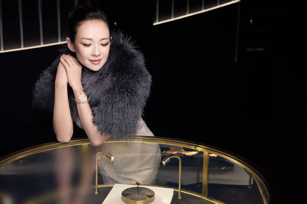 章子怡着皮草毛领亮片裙 尽显华丽雍容-2