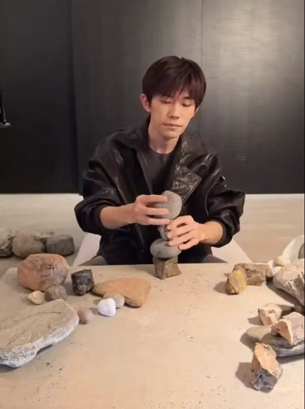 易烊千玺垒石直播，17分钟观众破千万-1