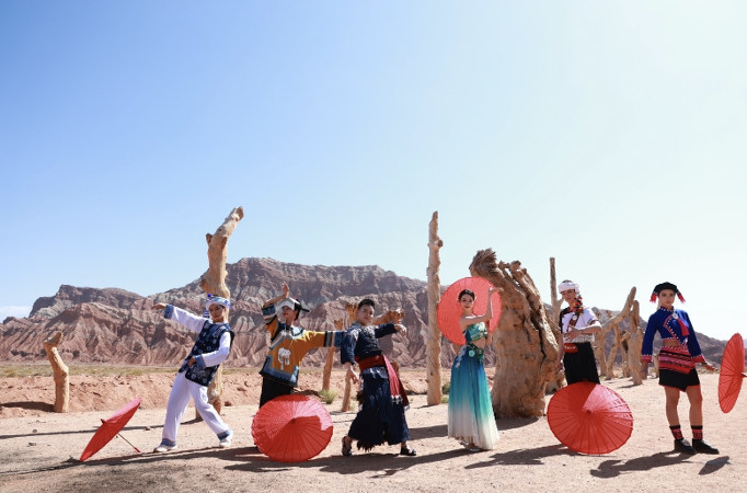 《新民族舞大会2》:文化根脉与创新的视听盛筵-3 《新民族舞大会2》:文化根脉与创新的视听盛筵-3