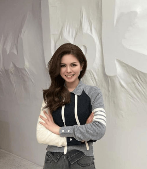 昆凌谈第四胎:三个孩子足矣,需关爱身体-1 昆凌谈第四胎:三个孩子足矣,需关爱身体-1