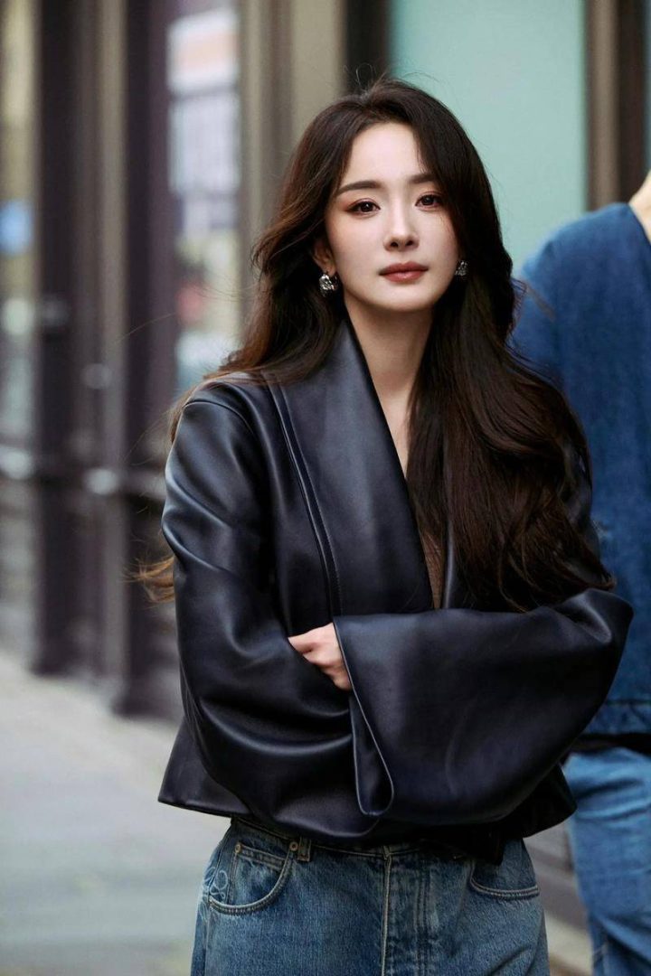 杨幂谈女演员冬日礼服：保暖有方，专业不失温情-1